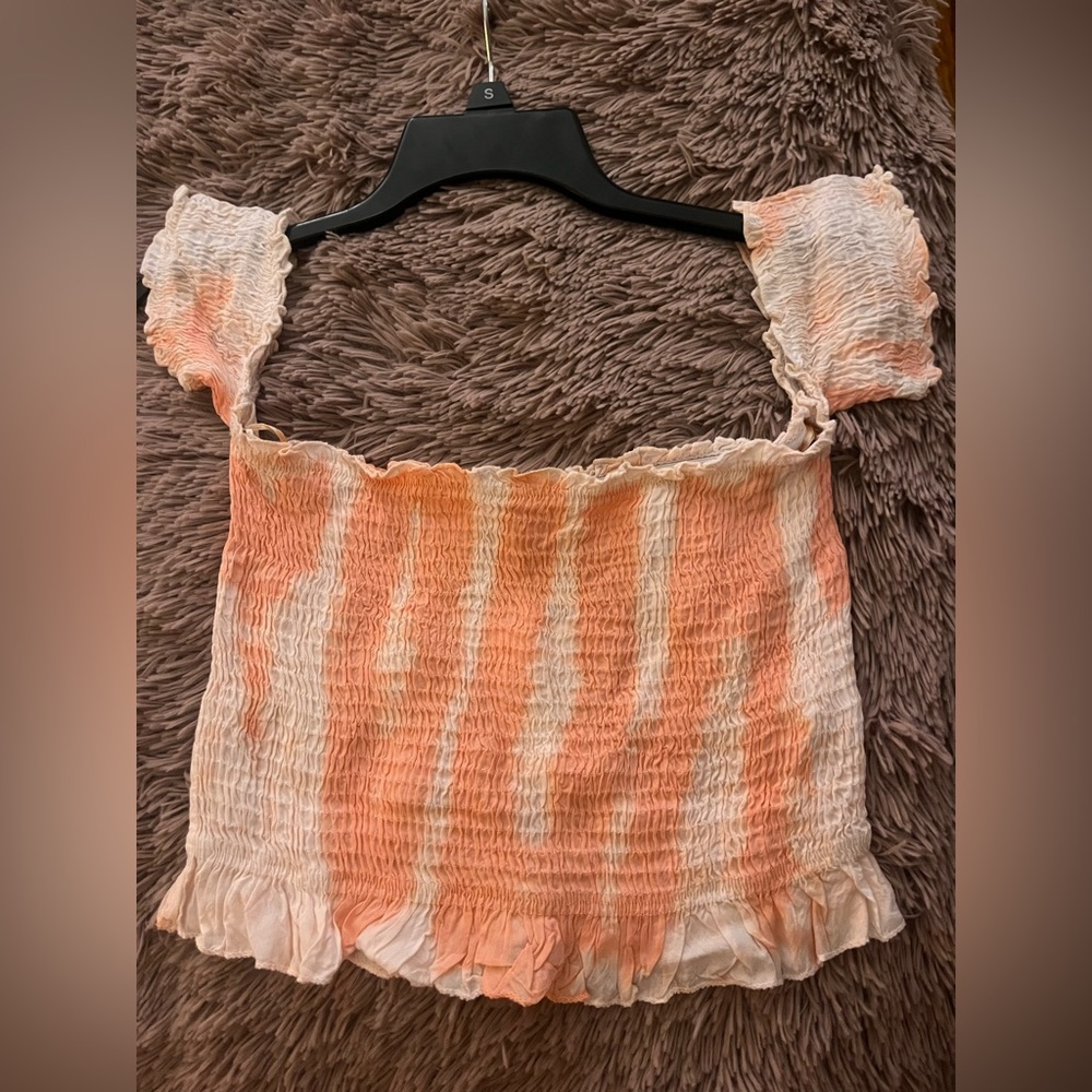 Matching set of  pants and crop top / size large / new with tags